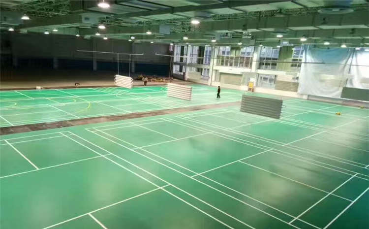 五角楓運(yùn)動體育地板多少錢一平米?