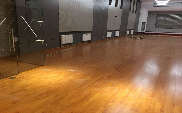硬木企口羽毛球館木地板批發價格