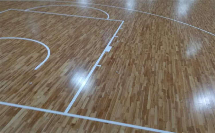 20厚排球館木地板怎么翻新?