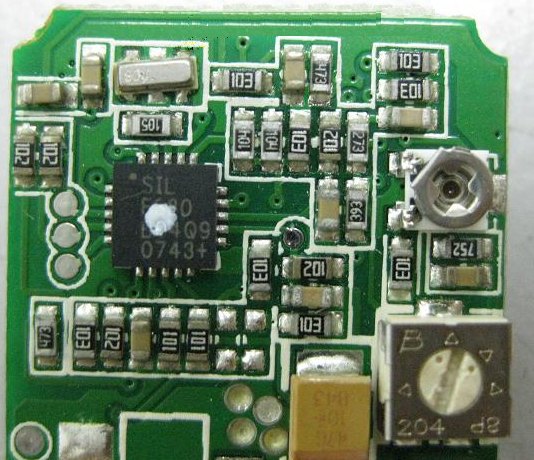 PCBA加工IC元件主要分為DIP及SMD兩大類，DIP 插件的IC，SMD (Surface Mount Device) 表面貼裝元件。